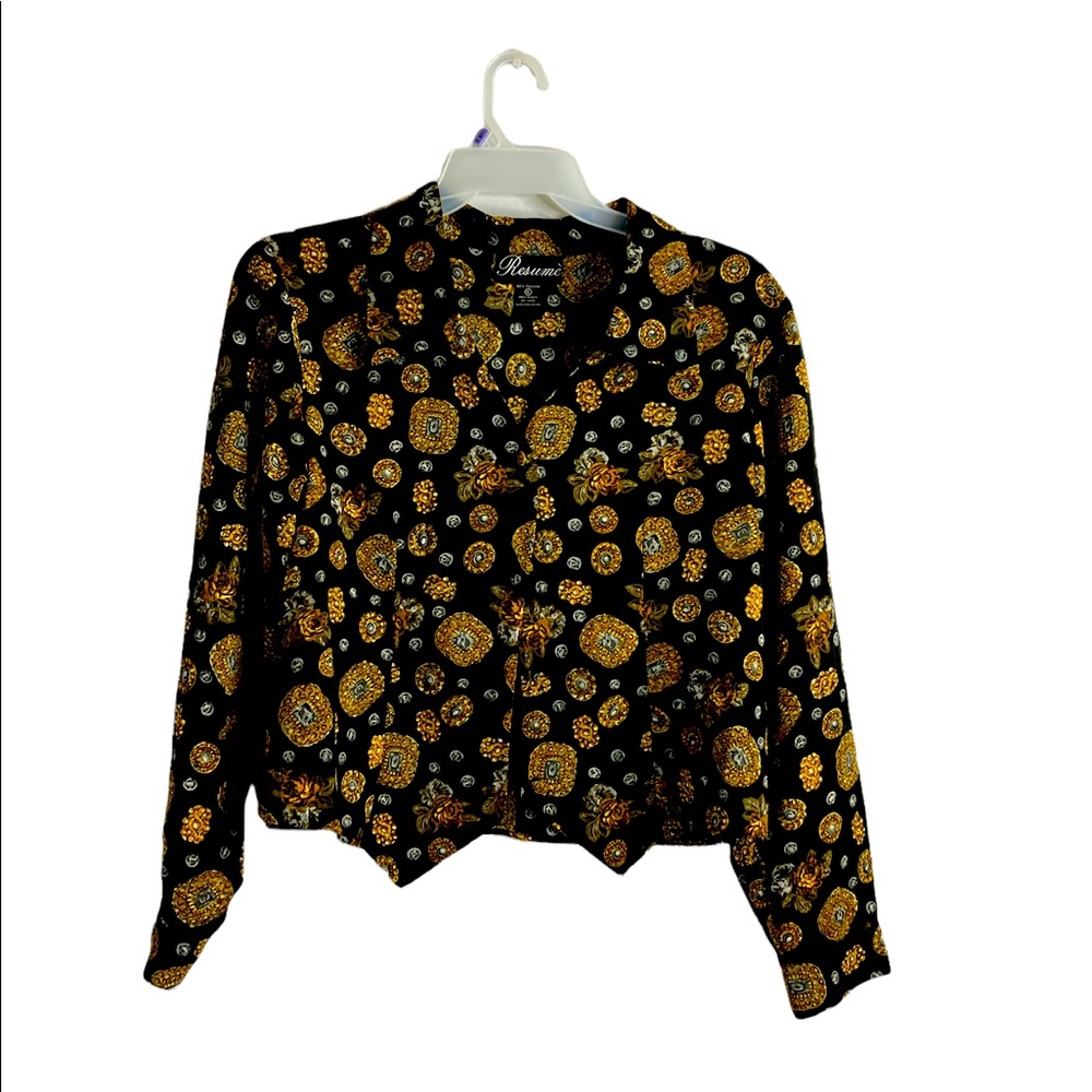 Woman’s Resume Blouse